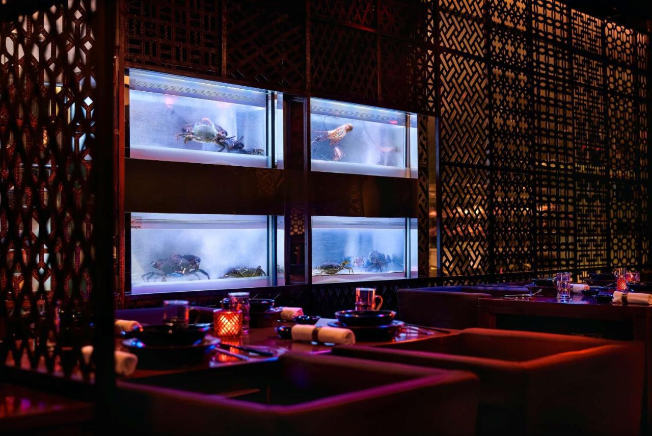 Grand Hyatt Mumbai Hotel And Residences Ngoại thất bức ảnh The interior of the restaurant