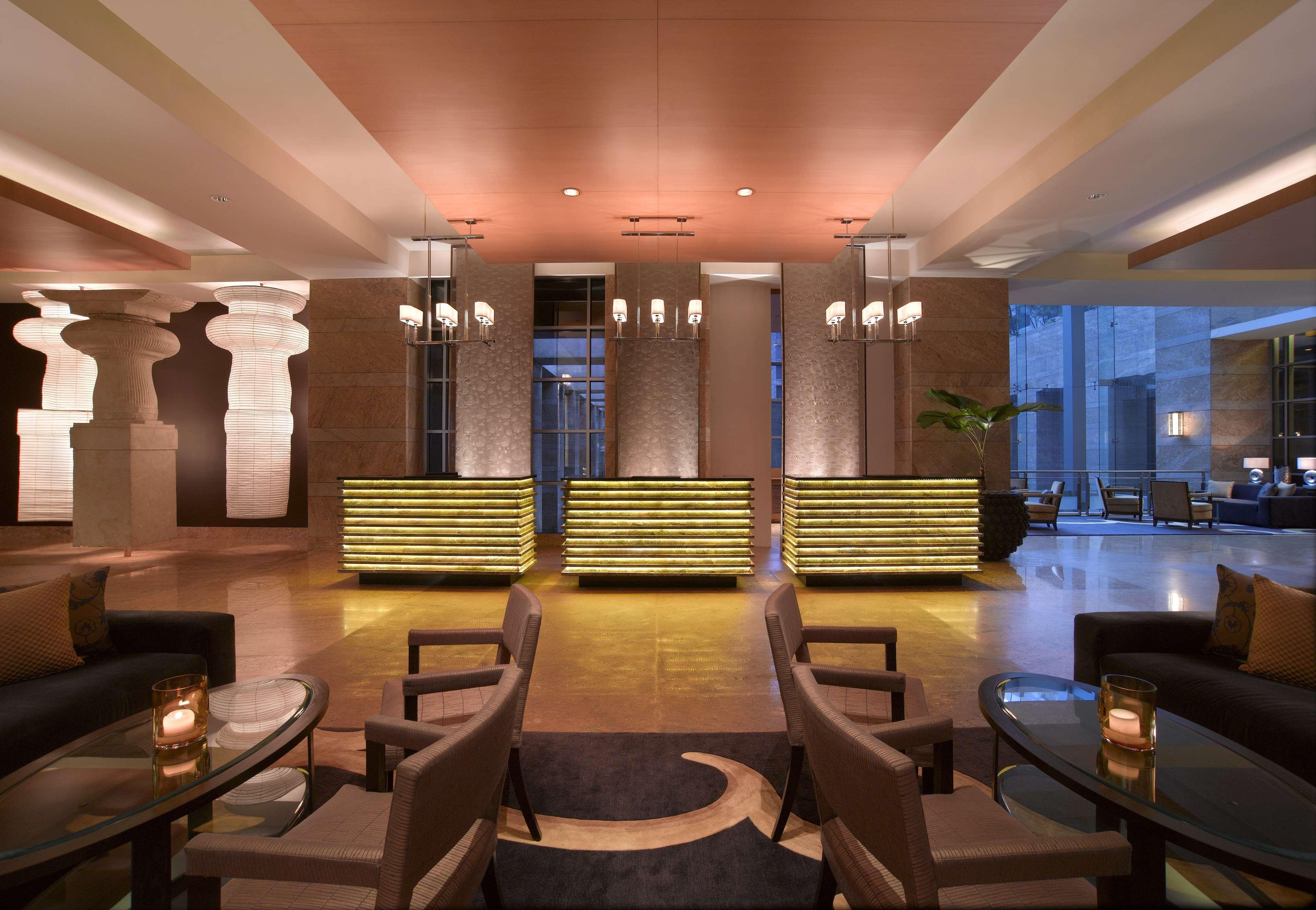Grand Hyatt Mumbai Hotel And Residences Ngoại thất bức ảnh The lobby of the hotel