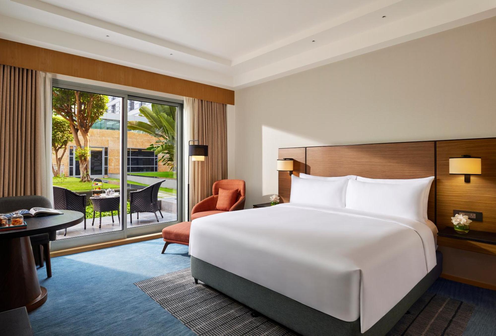 Grand Hyatt Mumbai Hotel And Residences Ngoại thất bức ảnh Deluxe Room
